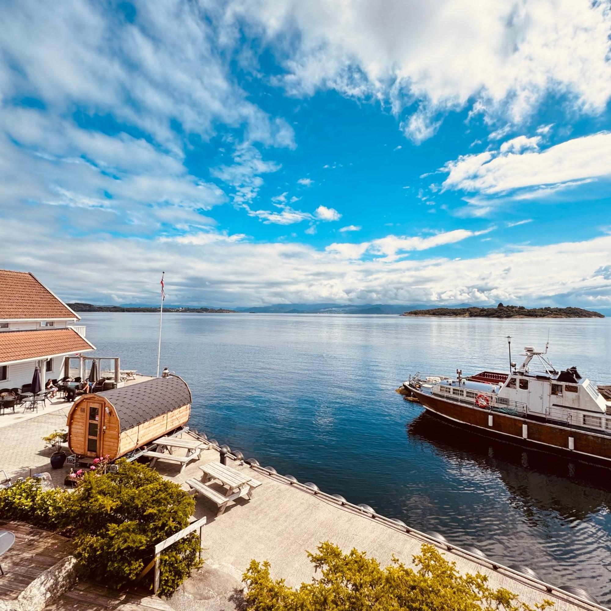 Sjoberg Hotell Og Ferie Leiligheter Østhusvik 外观 照片