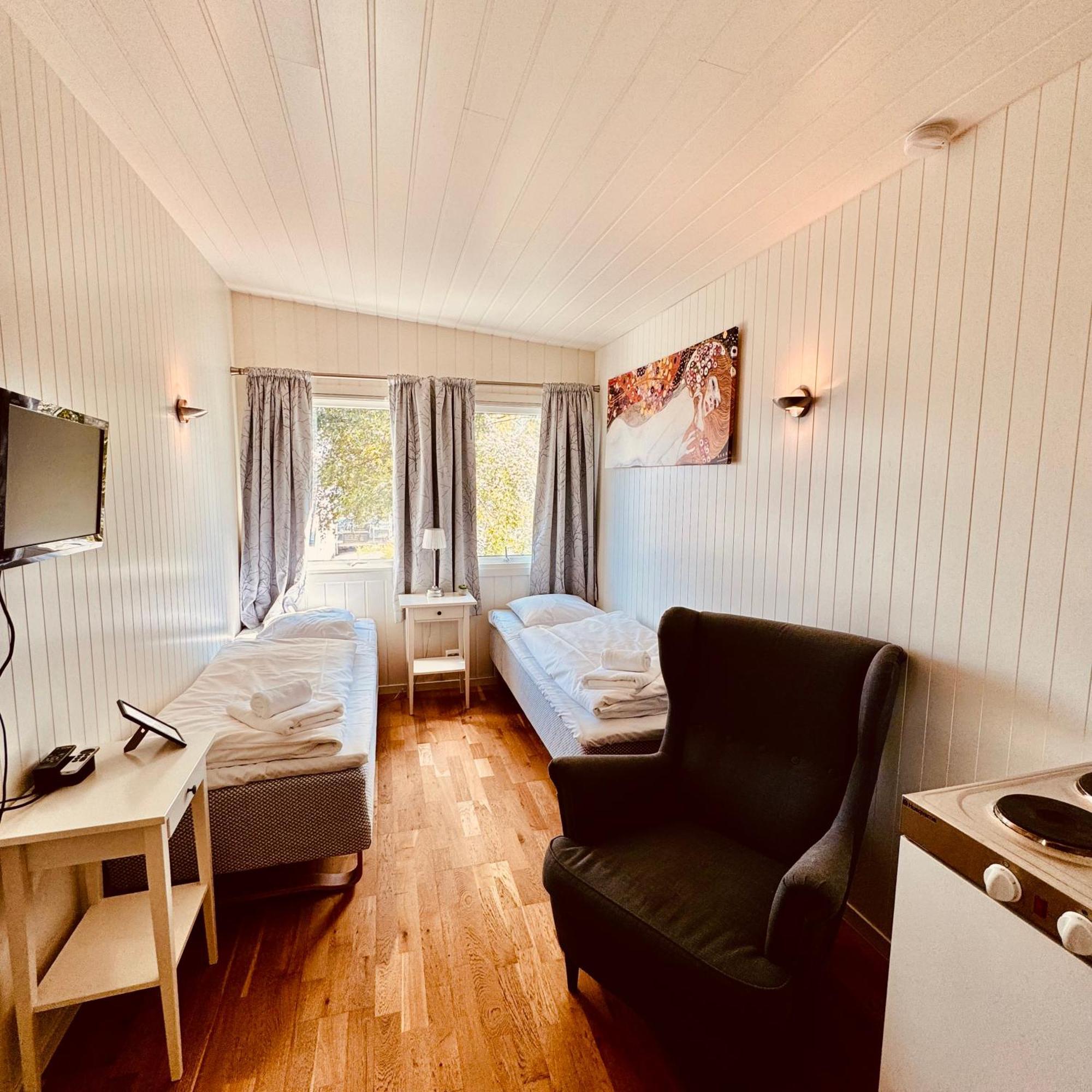 Sjoberg Hotell Og Ferie Leiligheter Østhusvik 外观 照片
